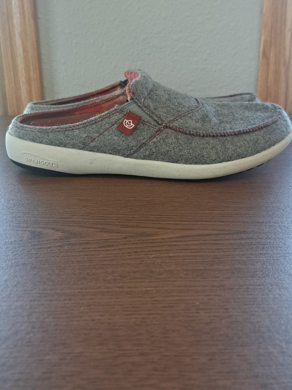 Spenco Women’s Grey Felt Mule with Contrast Stitching - Picture 8 of 11